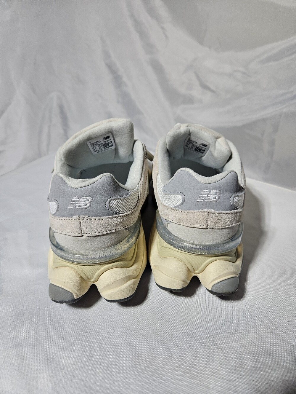 New Balance Unisex 9060 Sea Salt Running Shoes Mens Size 8.5 Womens Size 10 - Picture 4 of 9